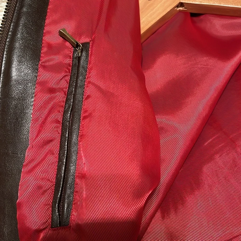 Tommy Hilfiger men’s brown leather silk lined medium jacket. Perfect condition. - Picture 7 of 8